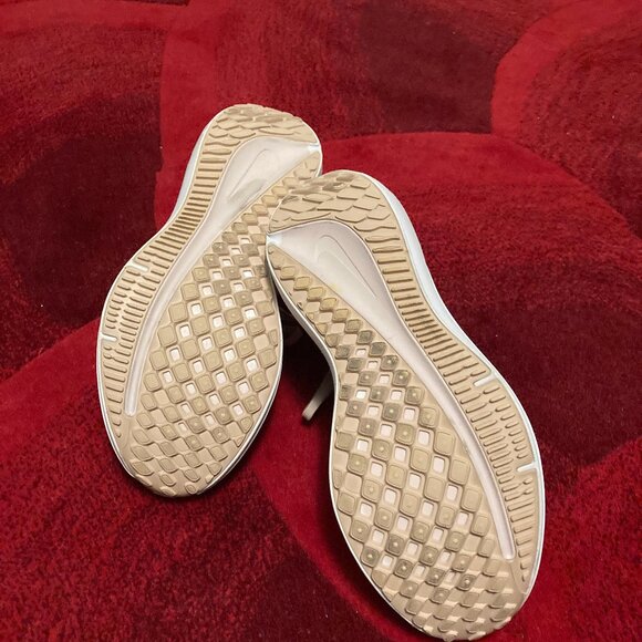 Pink Nike Winflo 9 Women's Road Running Shoes sz 9.5 EUC - Picture 3 of 4